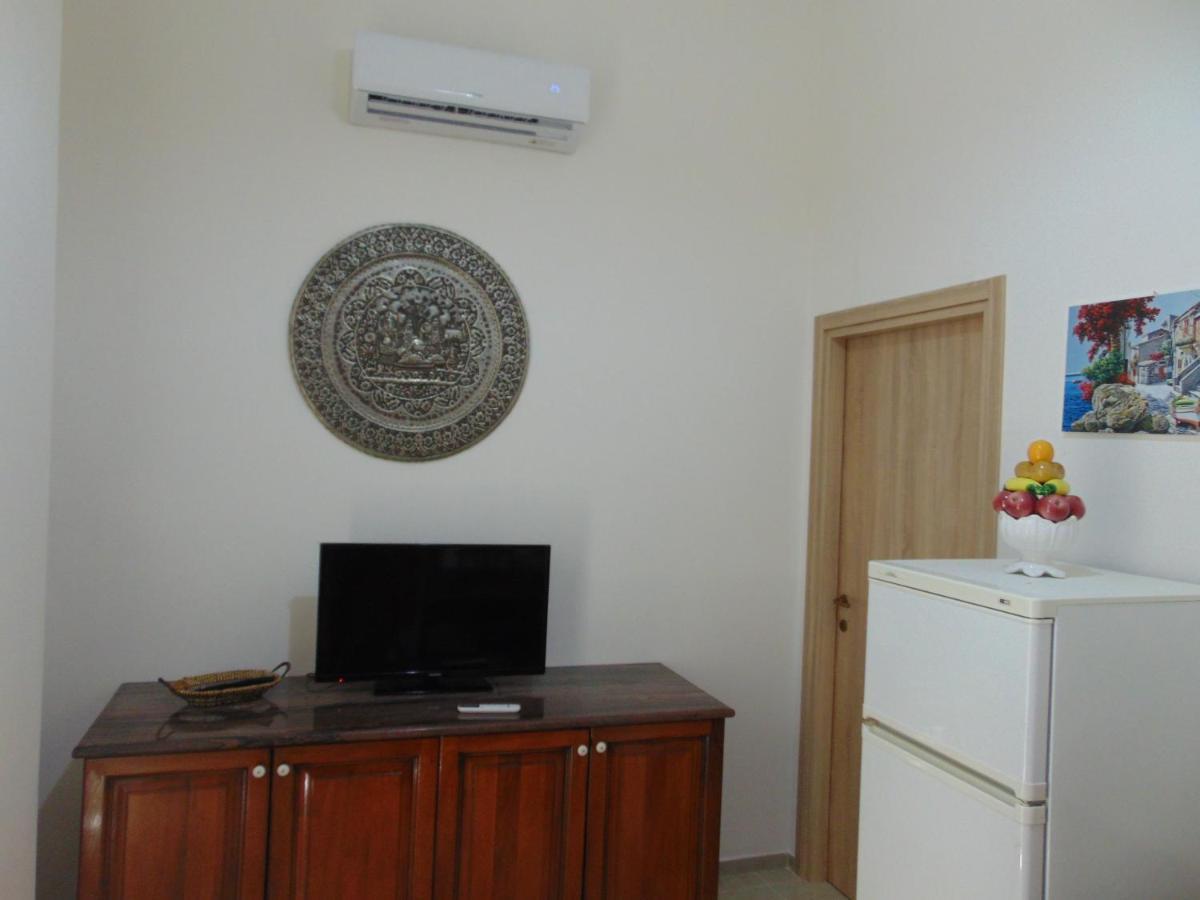 Casa Francesca 2 Lofty Apartment Castellammare del Golfo Exterior photo